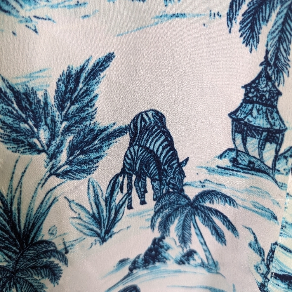 BonWorth women's button down top with zebras size petite medium - Picture 4 of 6
